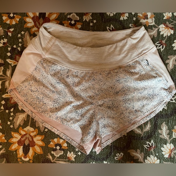 Outdoor Voices Pink Relay Speckled Shorts. Size small - Picture 3 of 8